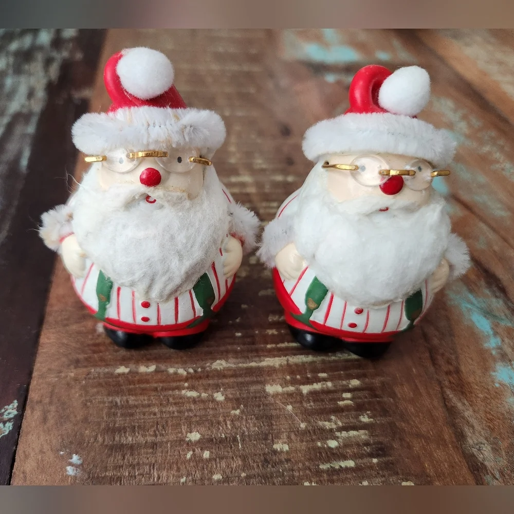 Vintage Festive Santa Claus Figurine Salt and Pepper Shakers